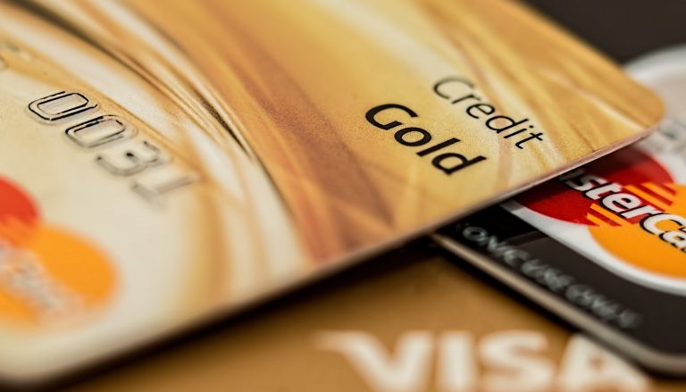 Credit Cards Offer Ample Cash Back Advantages to the Users