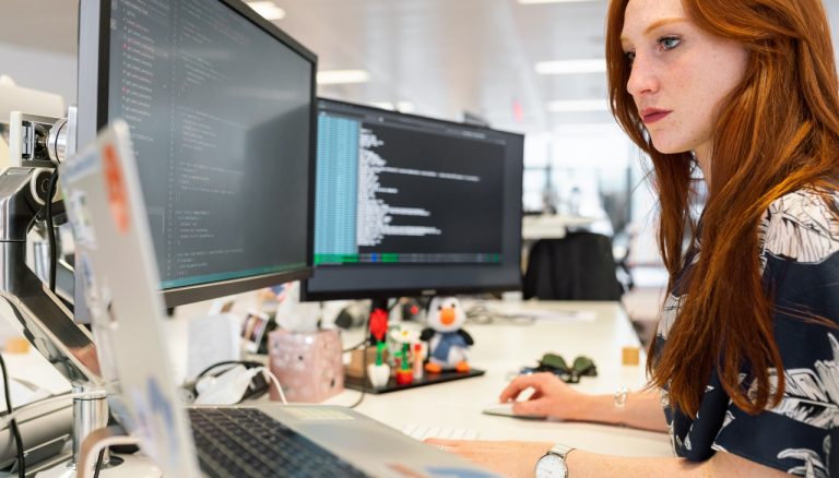5 Reasons to Successfully Start a Career in Coding