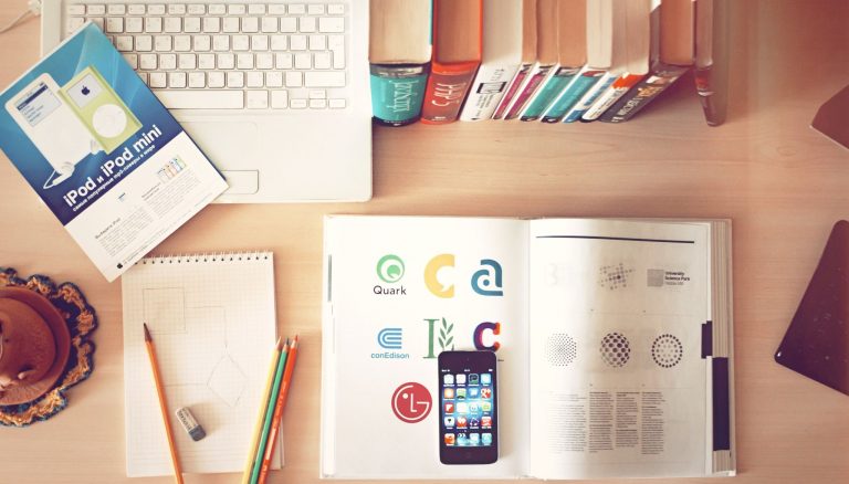 Top 10 Logo Makers Where You Find Pre-Designed Logo Templates