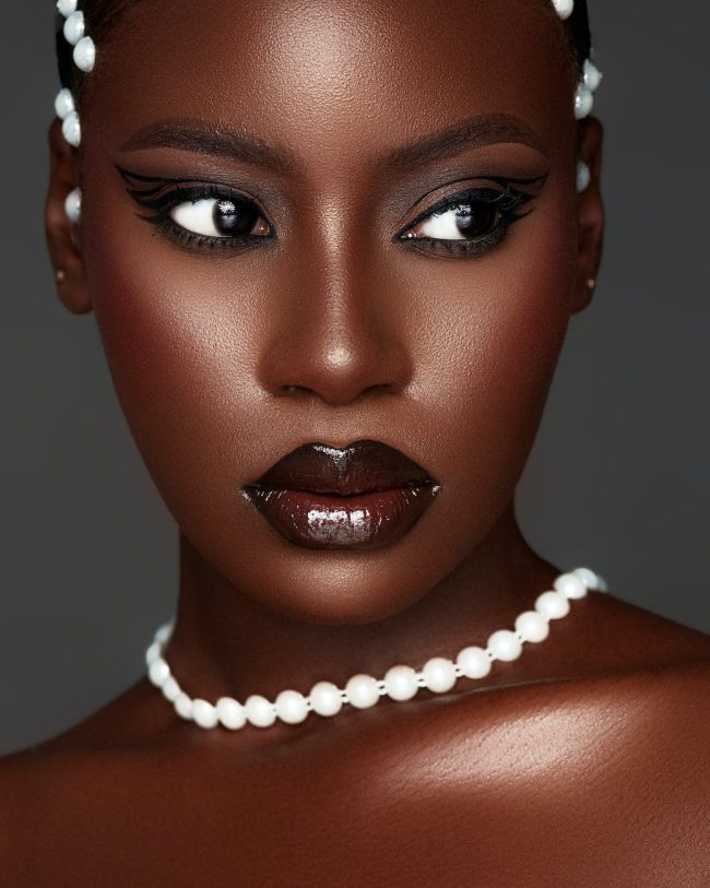 beautiful woman in glamour makeup and jewellery